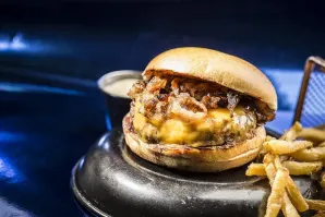 Juancho's BBQ  - bacon juan cheesburguer